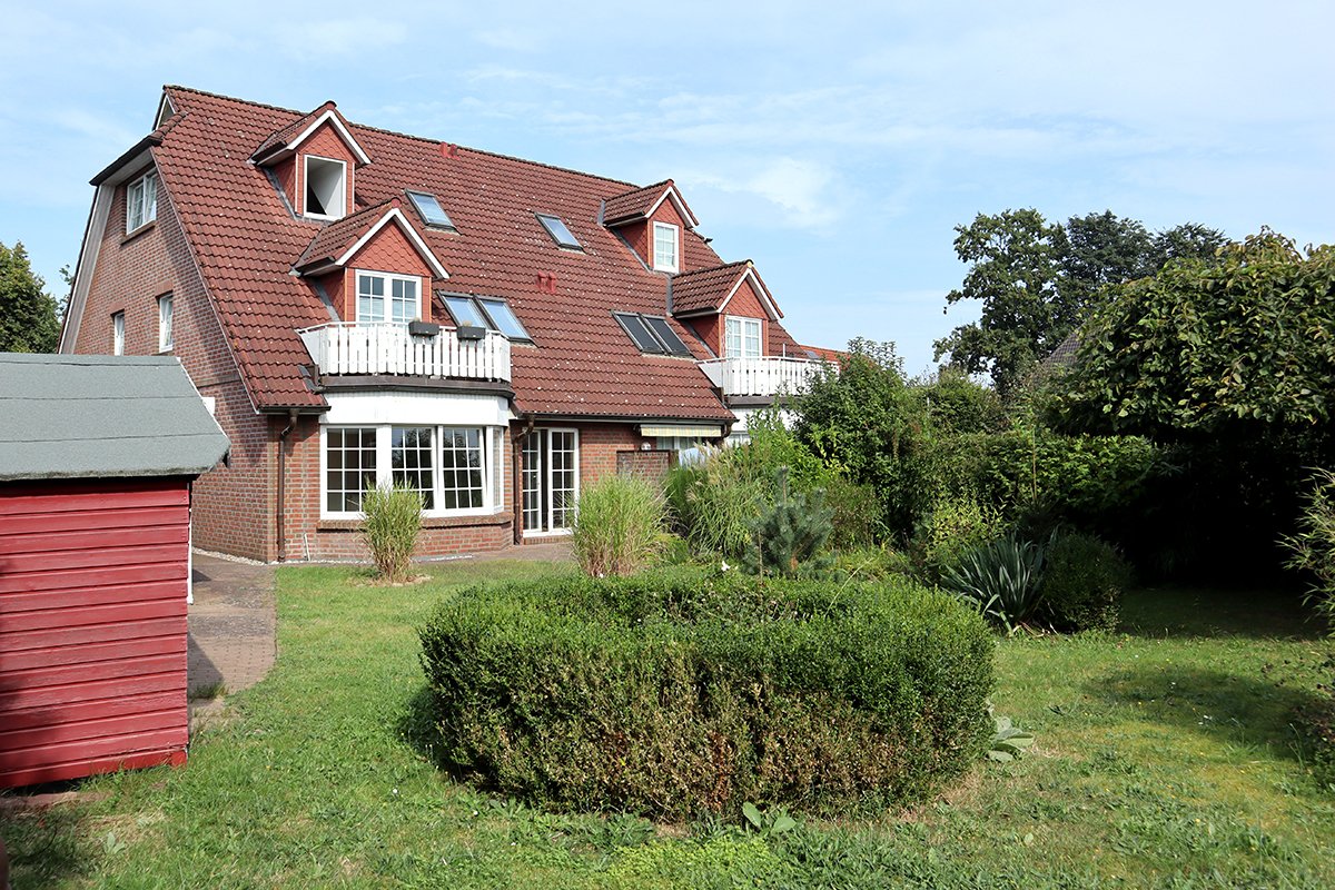 Blick vom Garten zur Wohnung