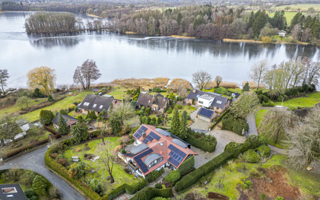 Begehrte Seelage : 400 m² Wohnen auf parkähnlichem Anwesen